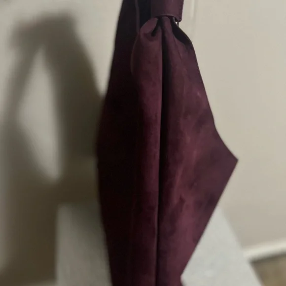Banana Republic faux suede hobo slouchy tote NWT BURGUNDY LARGE - Picture 7 of 11
